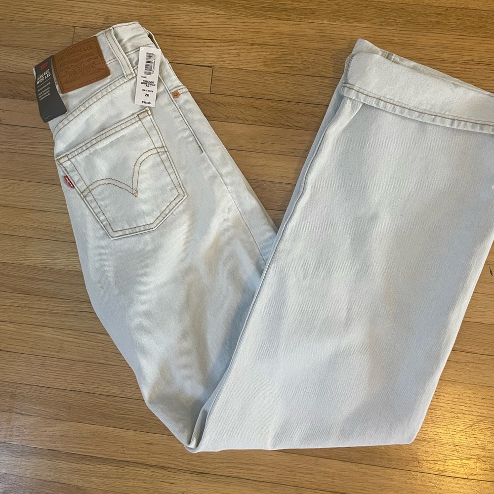 Levi’s ribcage wide leg super high rise jeans size 26